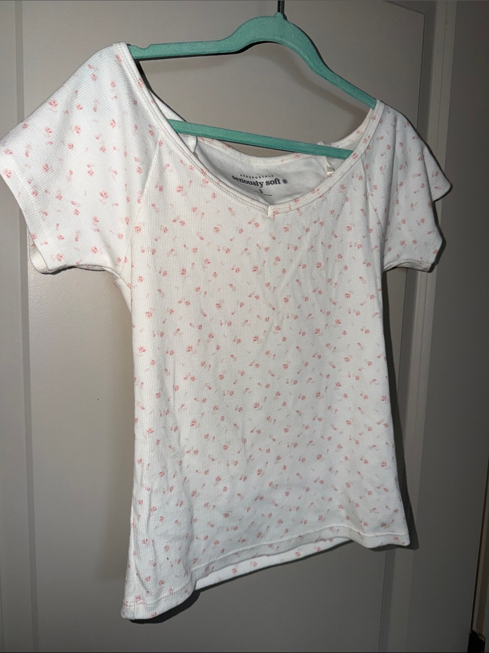 Aeropostale White Ribbed Tee with Pink Floral Dots